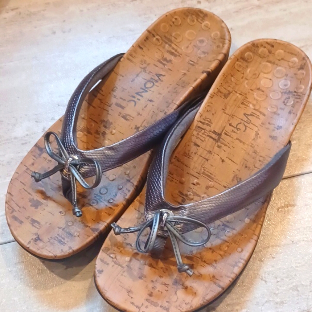 Vionic Cassie Rock Pewter Thong Sandals